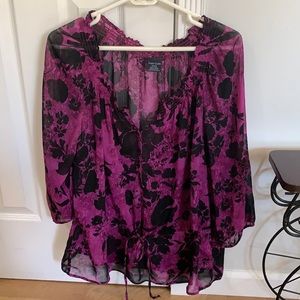 Women’s Faded Glory blouse. Size medium. Wine and black